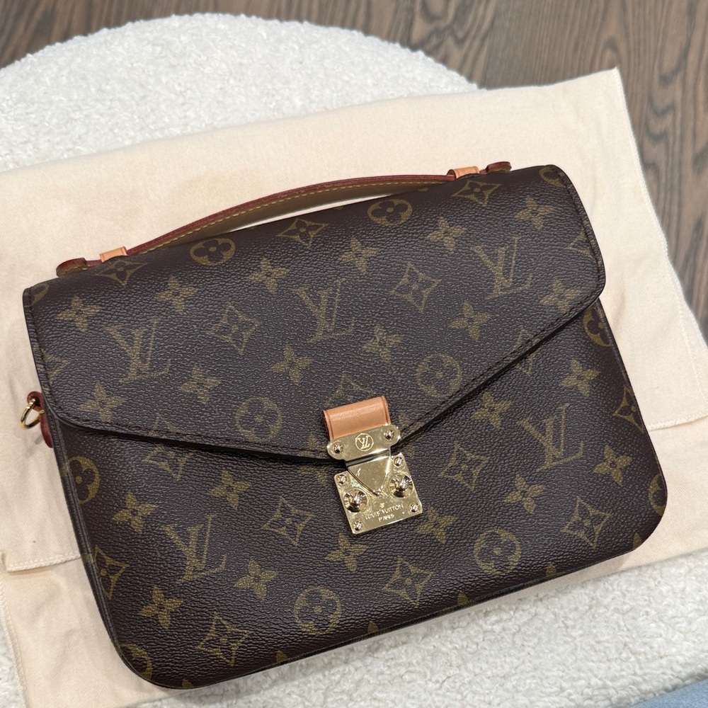 Classic LV Pochette Métis